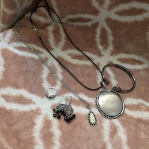 Chic Silver and Black Necklace Set